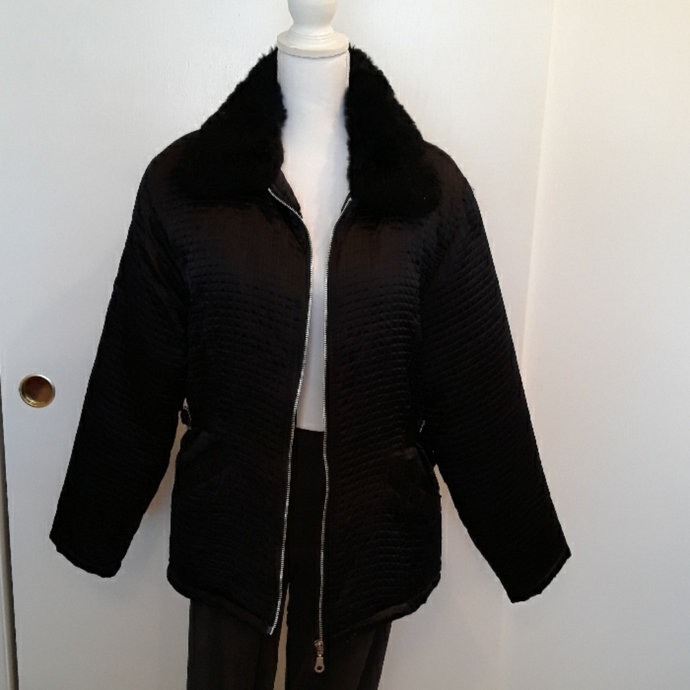 🖤👍Black Quilted Zipper Jacket W/Fur Collar Sz L